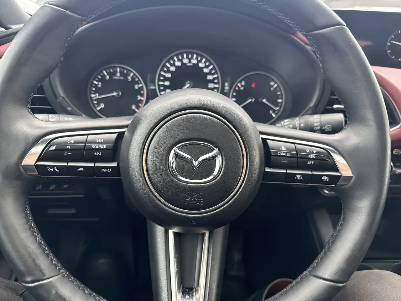 Mazda 3 снимка Mazda 3
