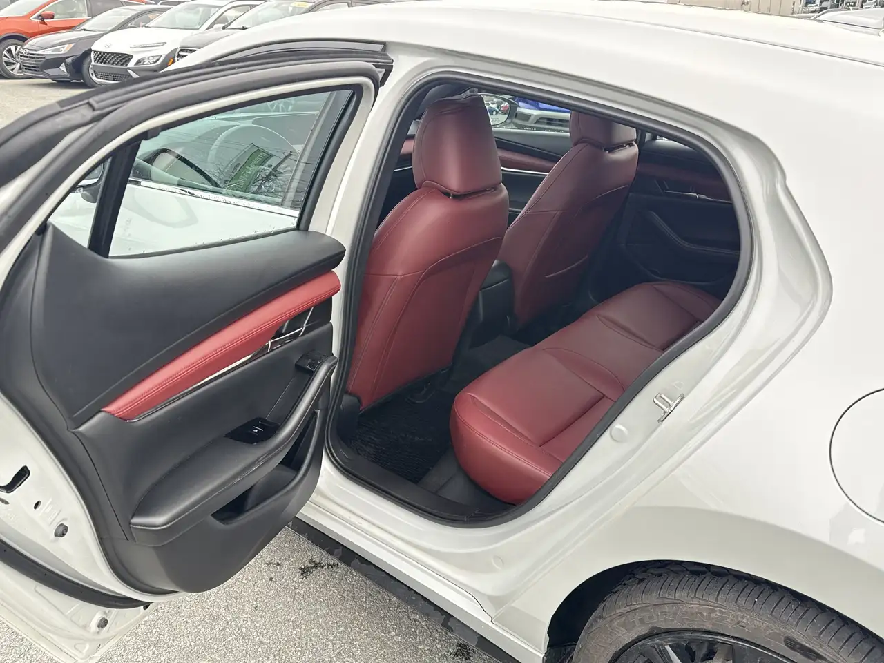 Mazda 3 снимка Mazda 3
