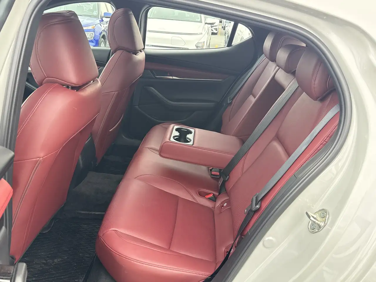 Mazda 3 снимка Mazda 3