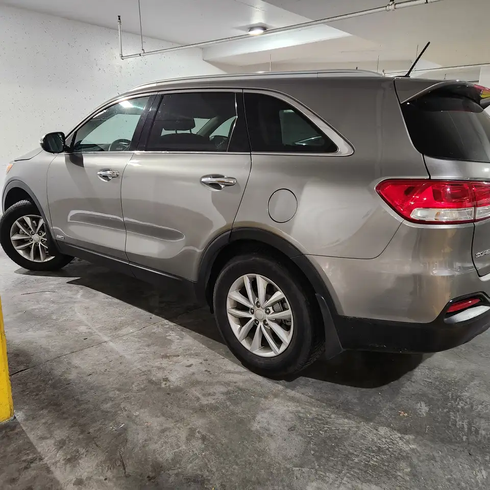 Kia Sorento снимка Kia Sorento