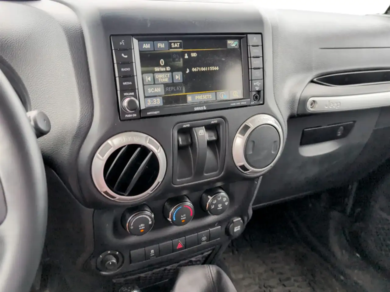 Jeep Wrangler снимка Jeep Wrangler