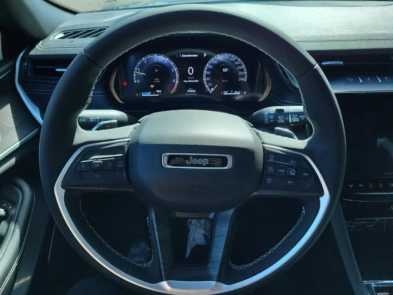 Jeep Grand Cherokee photo Jeep Grand Cherokee
