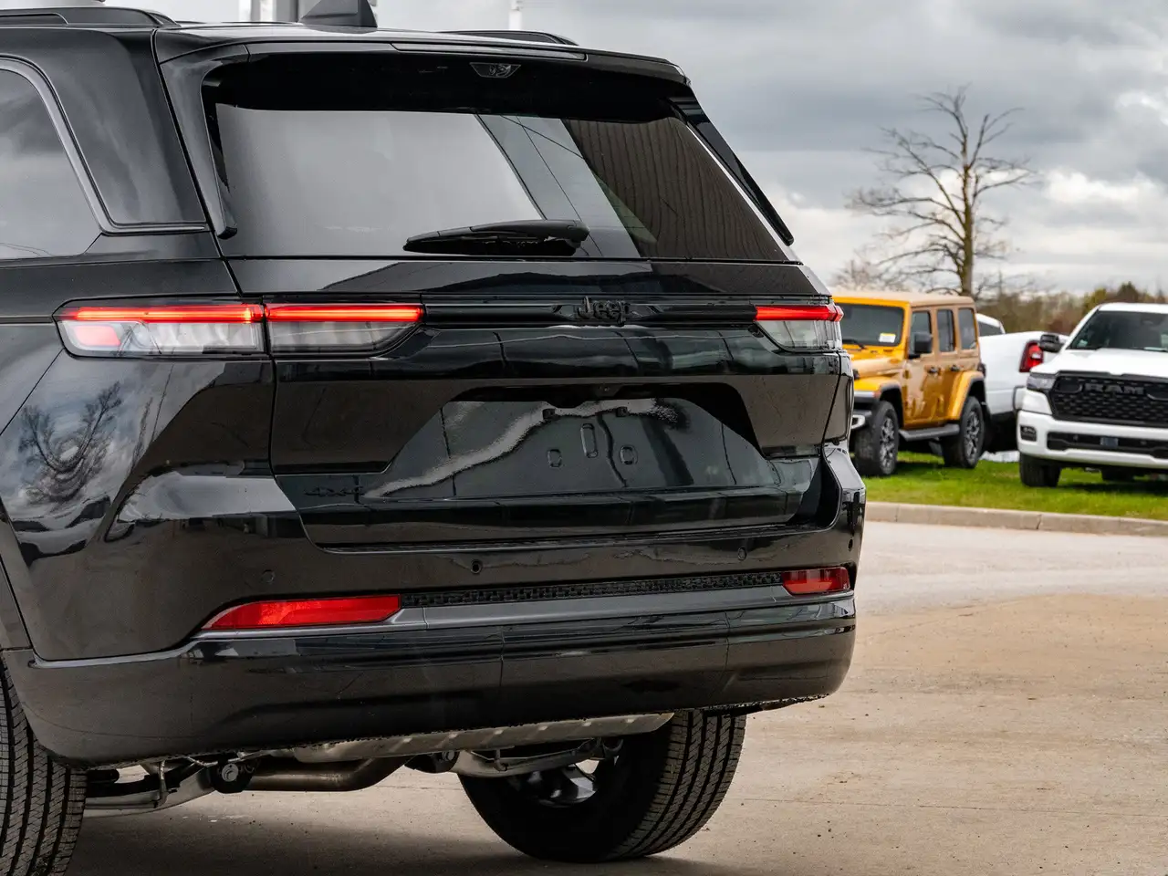 Jeep Grand Cherokee снимка Jeep Grand Cherokee