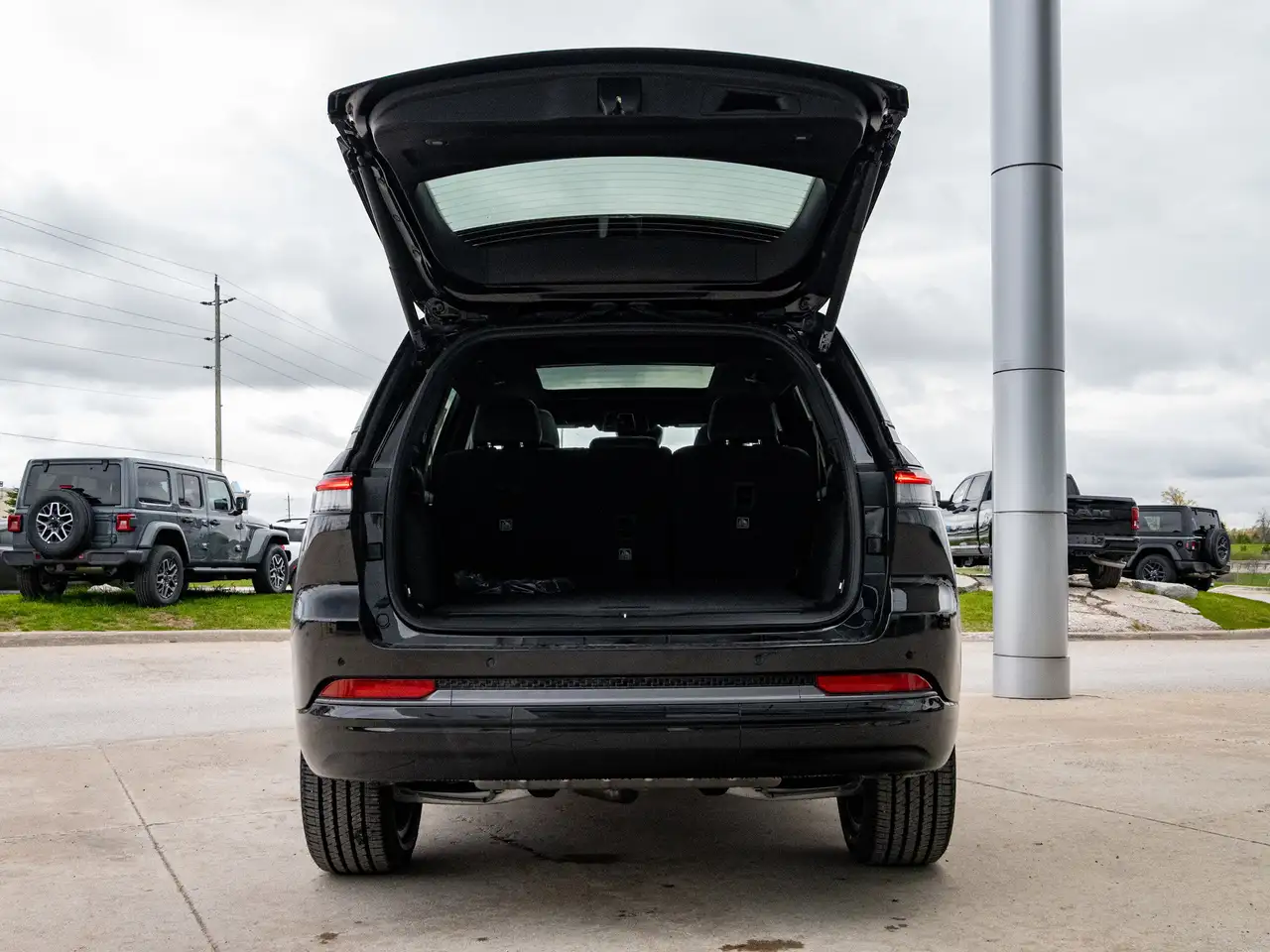 Jeep Grand Cherokee снимка Jeep Grand Cherokee