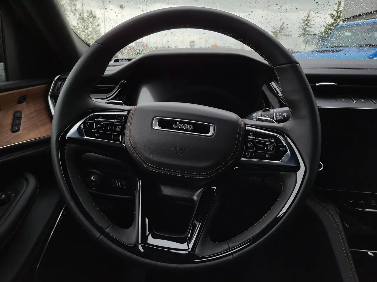 Jeep Grand Cherokee снимка Jeep Grand Cherokee