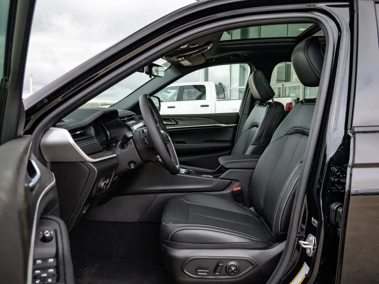 Jeep Grand Cherokee снимка Jeep Grand Cherokee