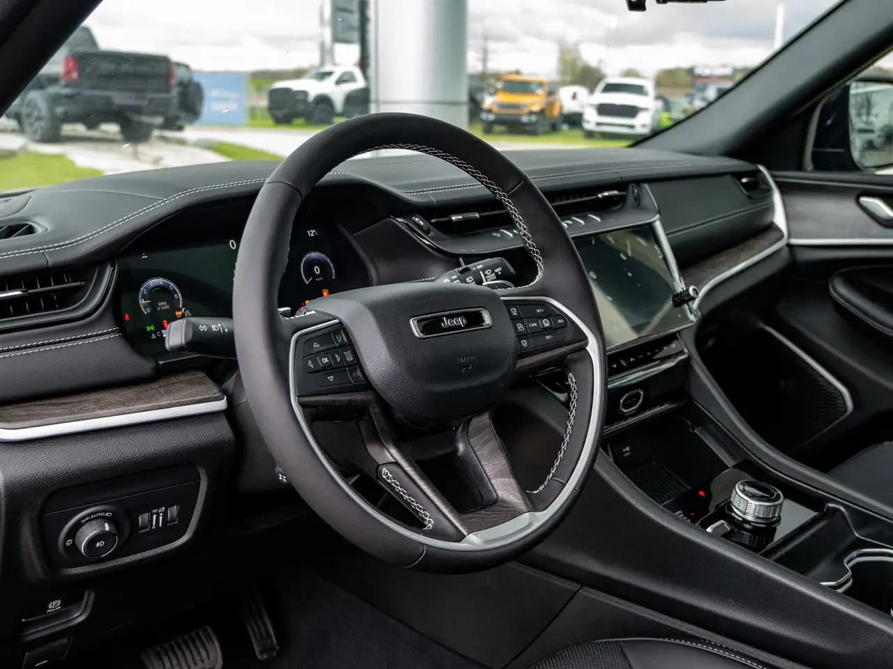 Jeep Grand Cherokee снимка Jeep Grand Cherokee