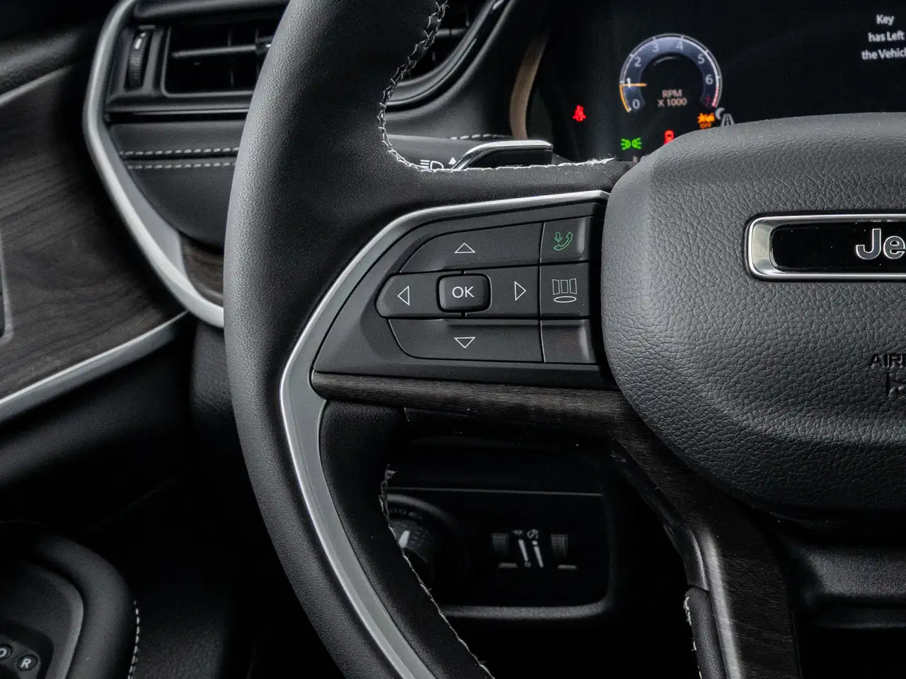Jeep Grand Cherokee снимка Jeep Grand Cherokee