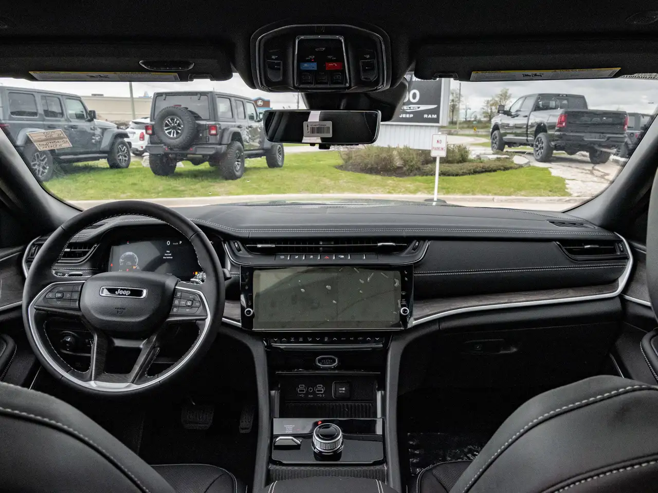 Jeep Grand Cherokee снимка Jeep Grand Cherokee