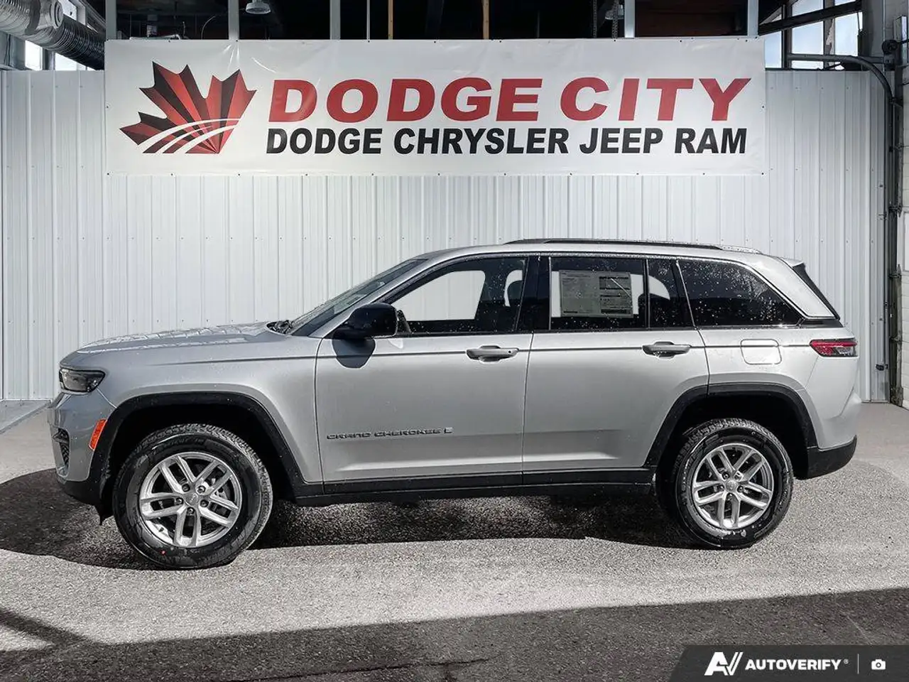 Jeep Grand Cherokee photo Jeep Grand Cherokee
