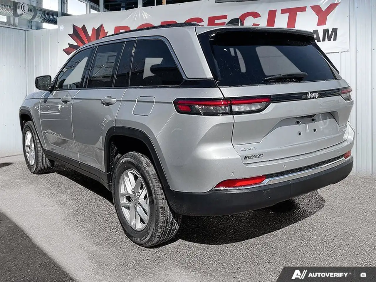 Jeep Grand Cherokee photo Jeep Grand Cherokee