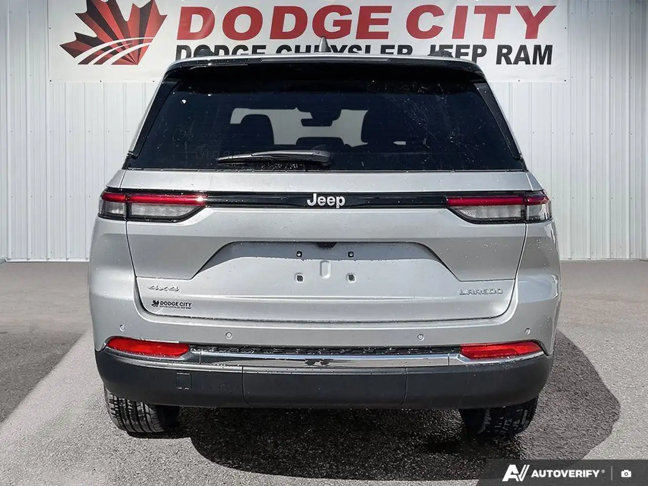 Jeep Grand Cherokee photo Jeep Grand Cherokee