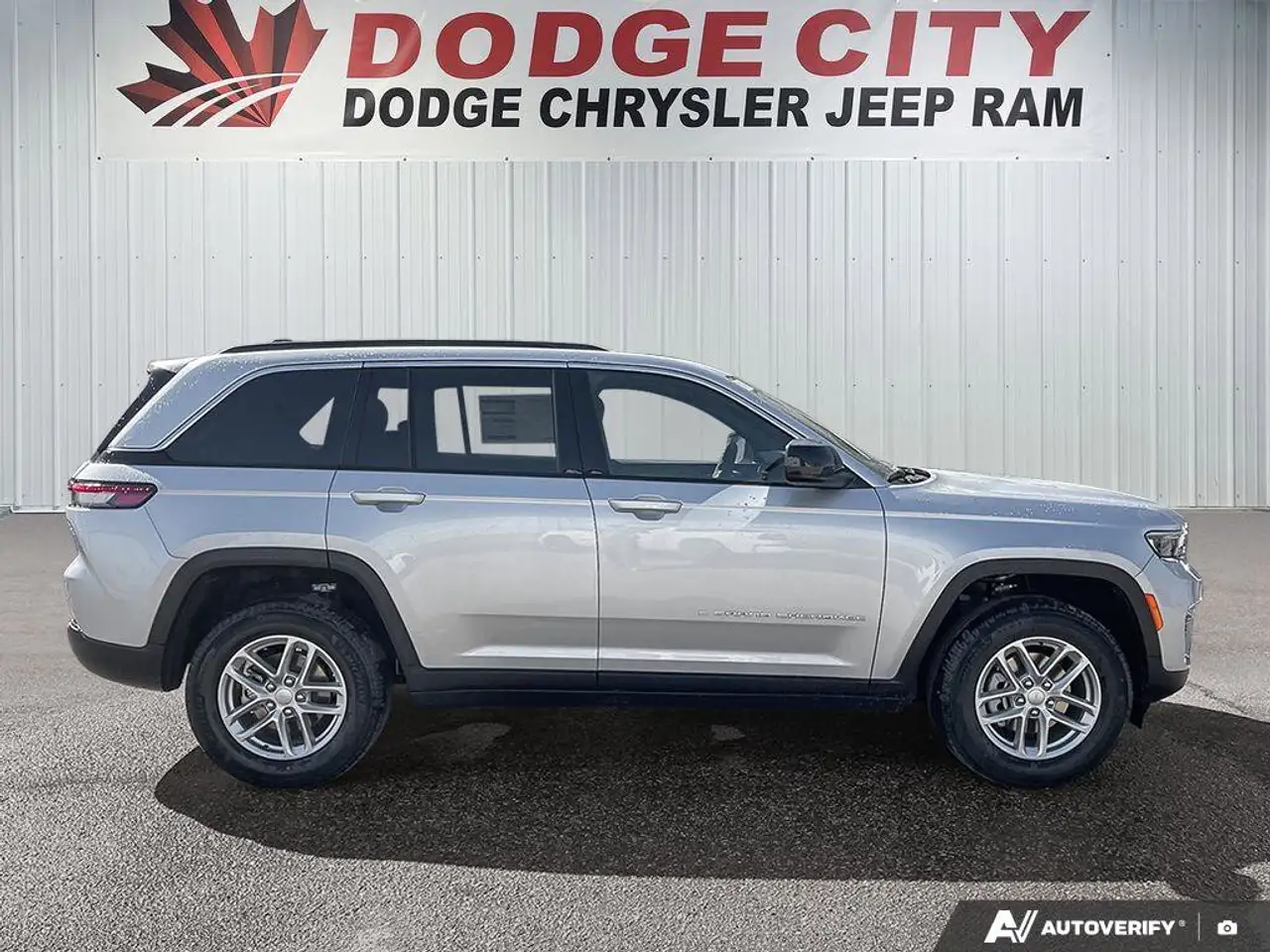 Jeep Grand Cherokee photo Jeep Grand Cherokee