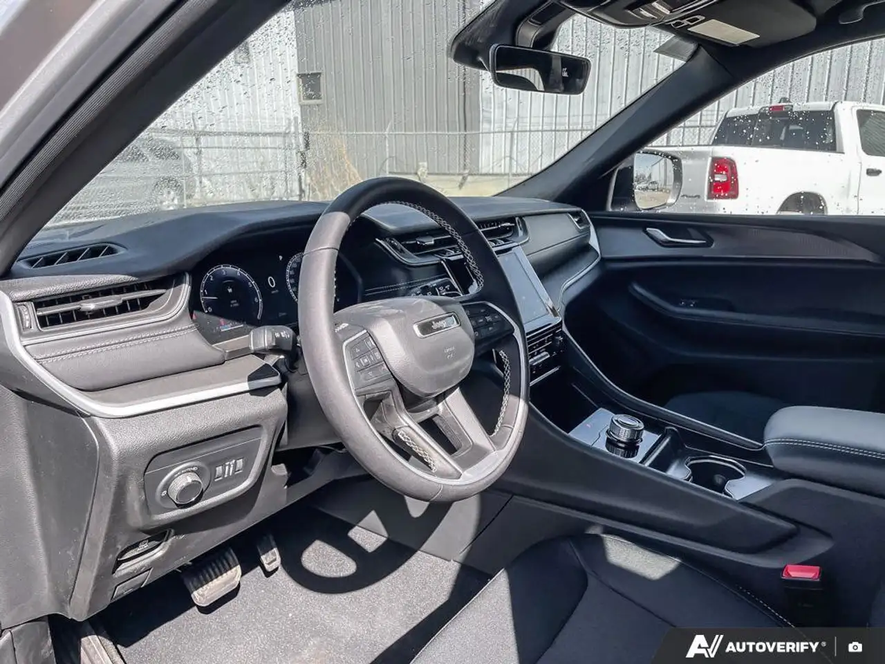 Jeep Grand Cherokee photo Jeep Grand Cherokee