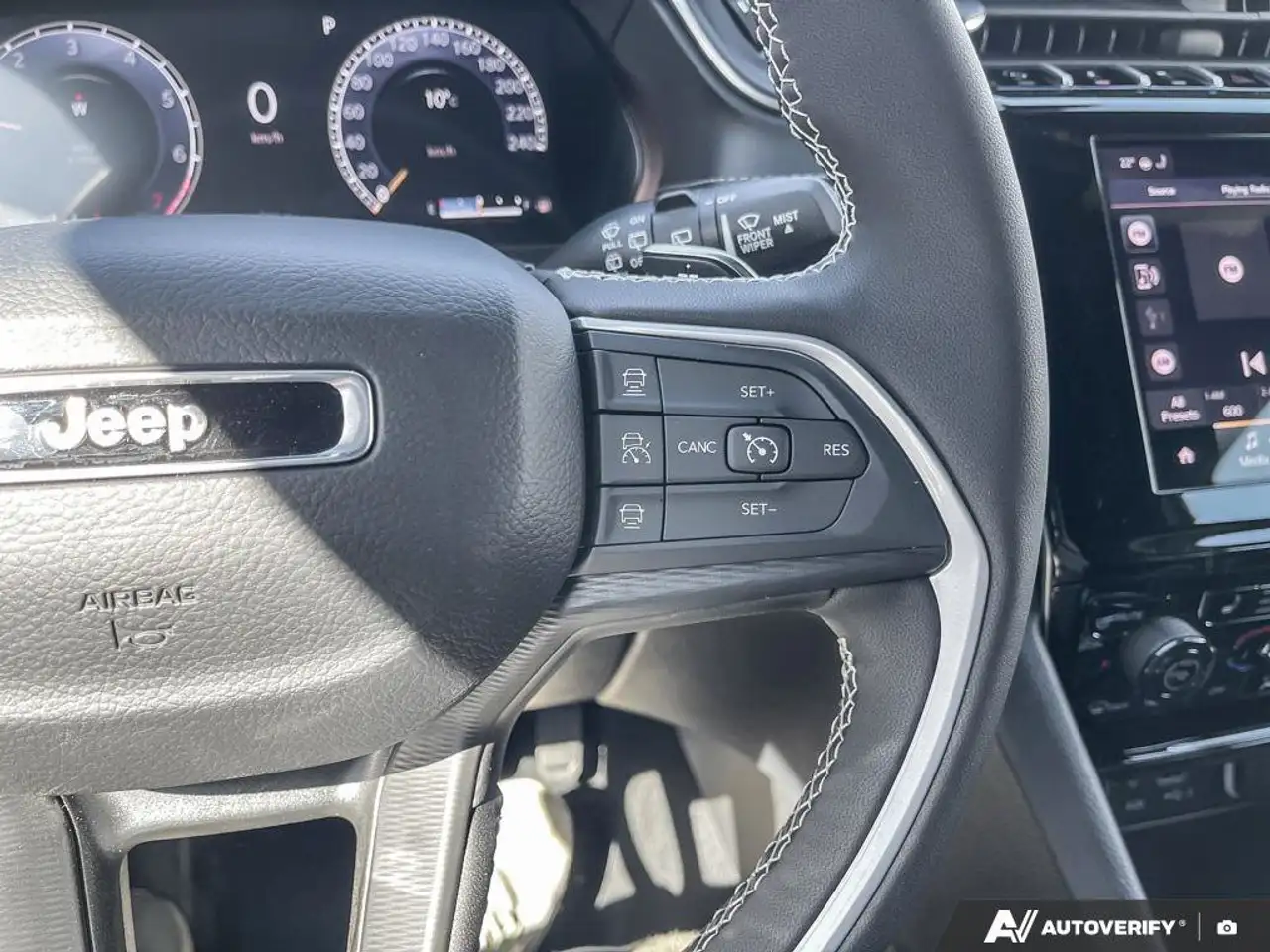 Jeep Grand Cherokee photo Jeep Grand Cherokee