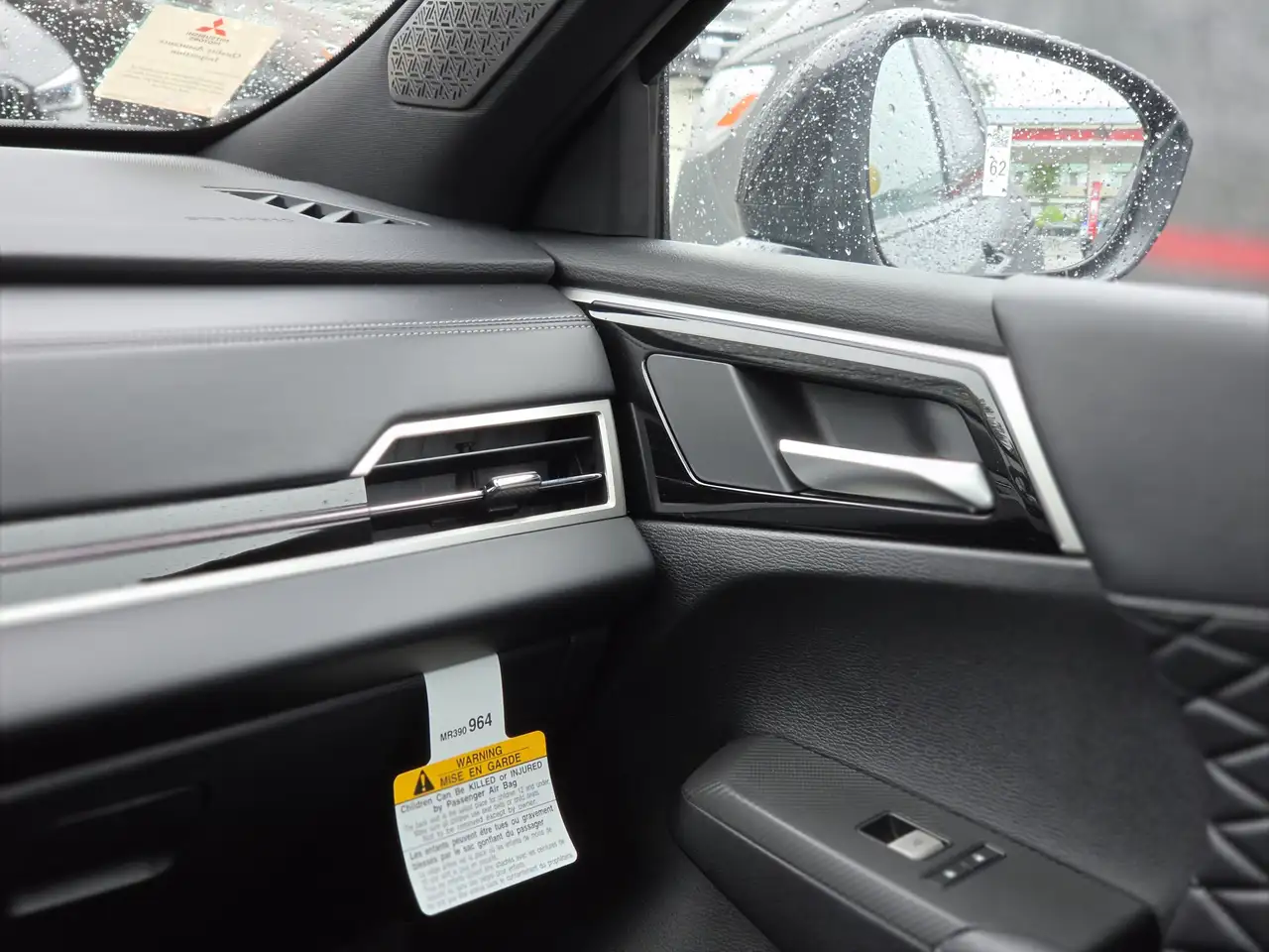 Mitsubishi Outlander photo Mitsubishi Outlander