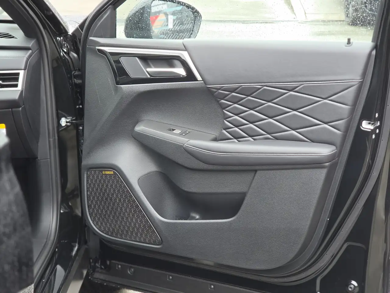 Mitsubishi Outlander photo Mitsubishi Outlander