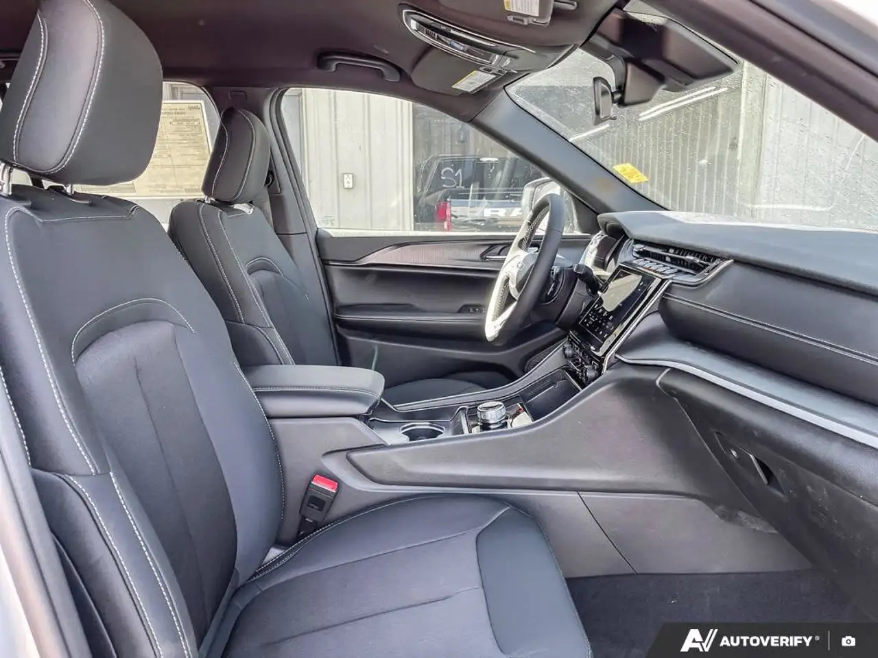 Jeep Grand Cherokee photo Jeep Grand Cherokee