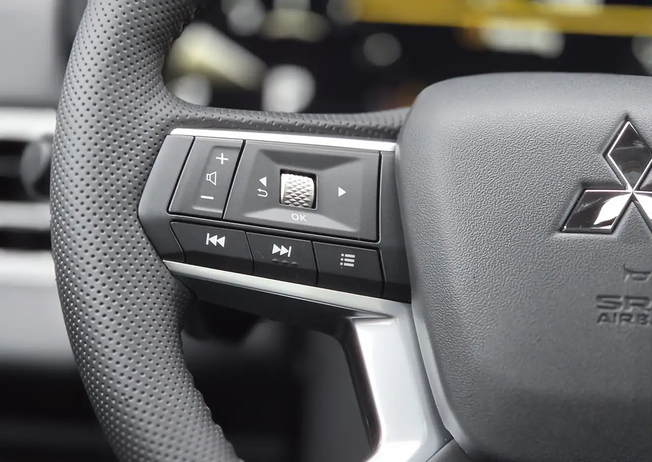 Mitsubishi Outlander снимка Mitsubishi Outlander