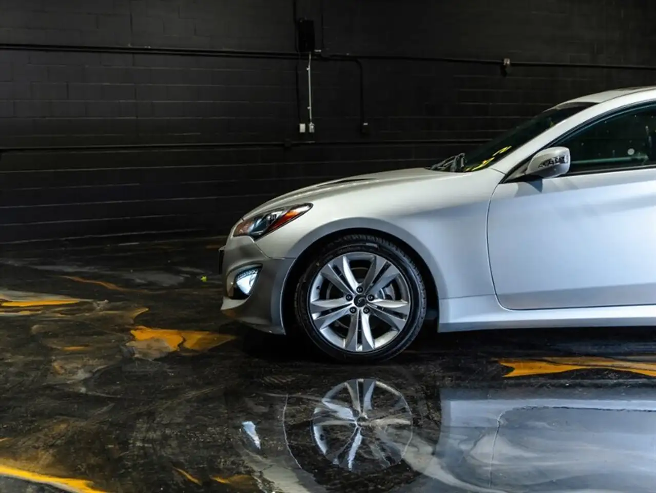 Hyundai Genesis Coupe снимка Hyundai Genesis Coupe