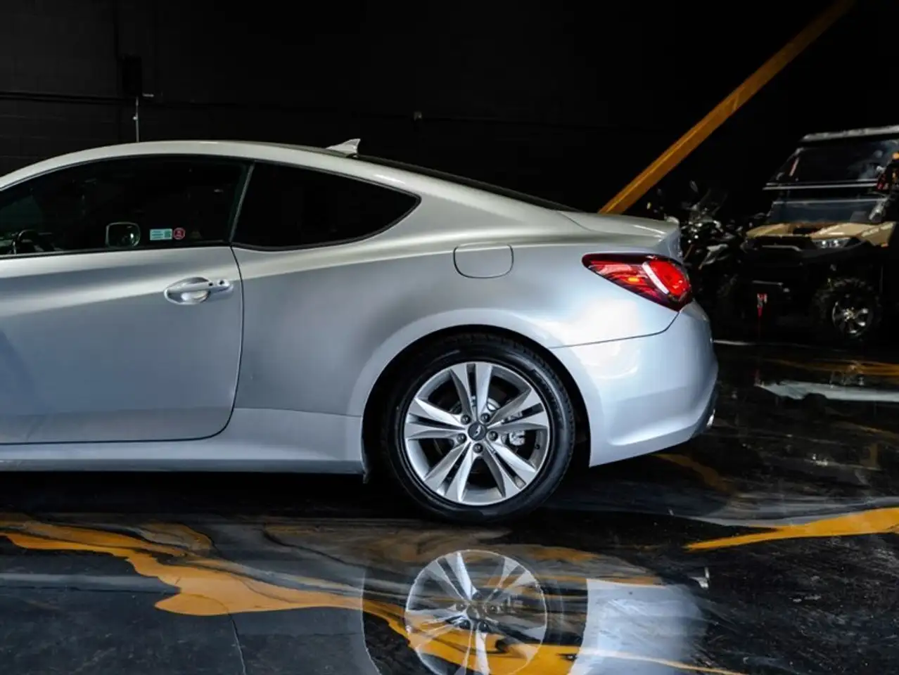 Hyundai Genesis Coupe снимка Hyundai Genesis Coupe