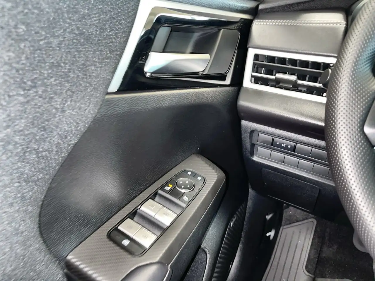 Mitsubishi Outlander photo Mitsubishi Outlander