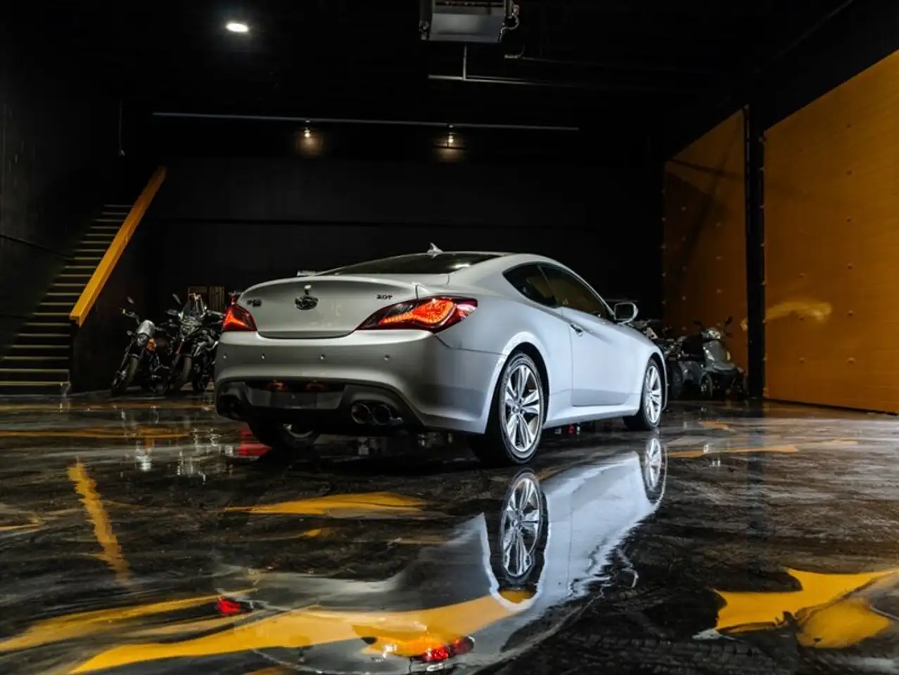 Hyundai Genesis Coupe снимка Hyundai Genesis Coupe
