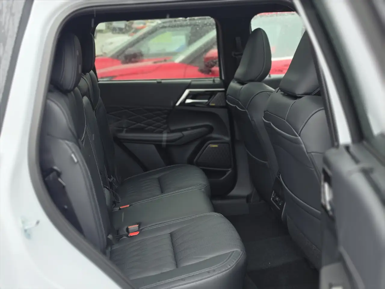Mitsubishi Outlander снимка Mitsubishi Outlander