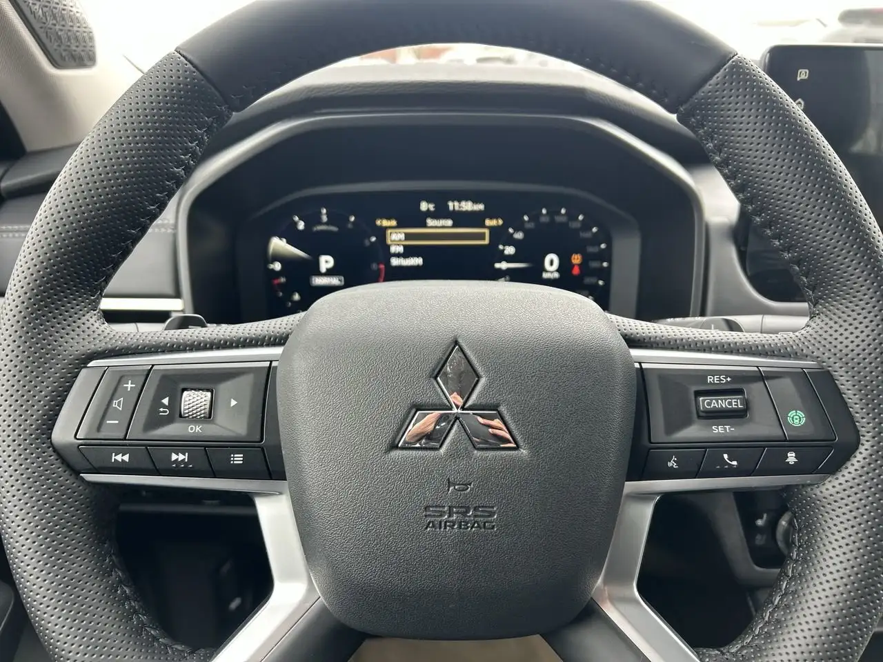 Mitsubishi Outlander снимка Mitsubishi Outlander