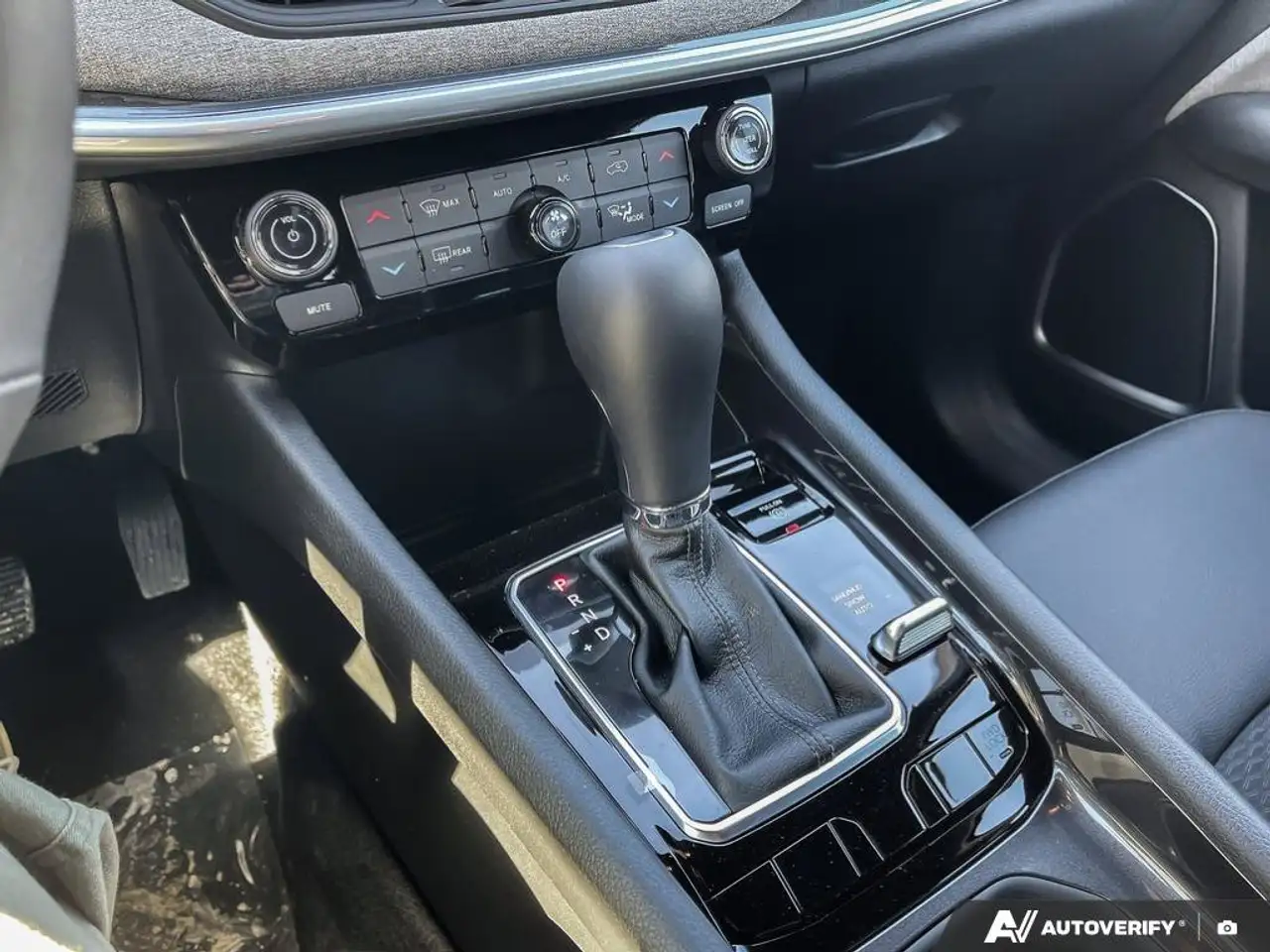 Jeep Compass photo Jeep Compass