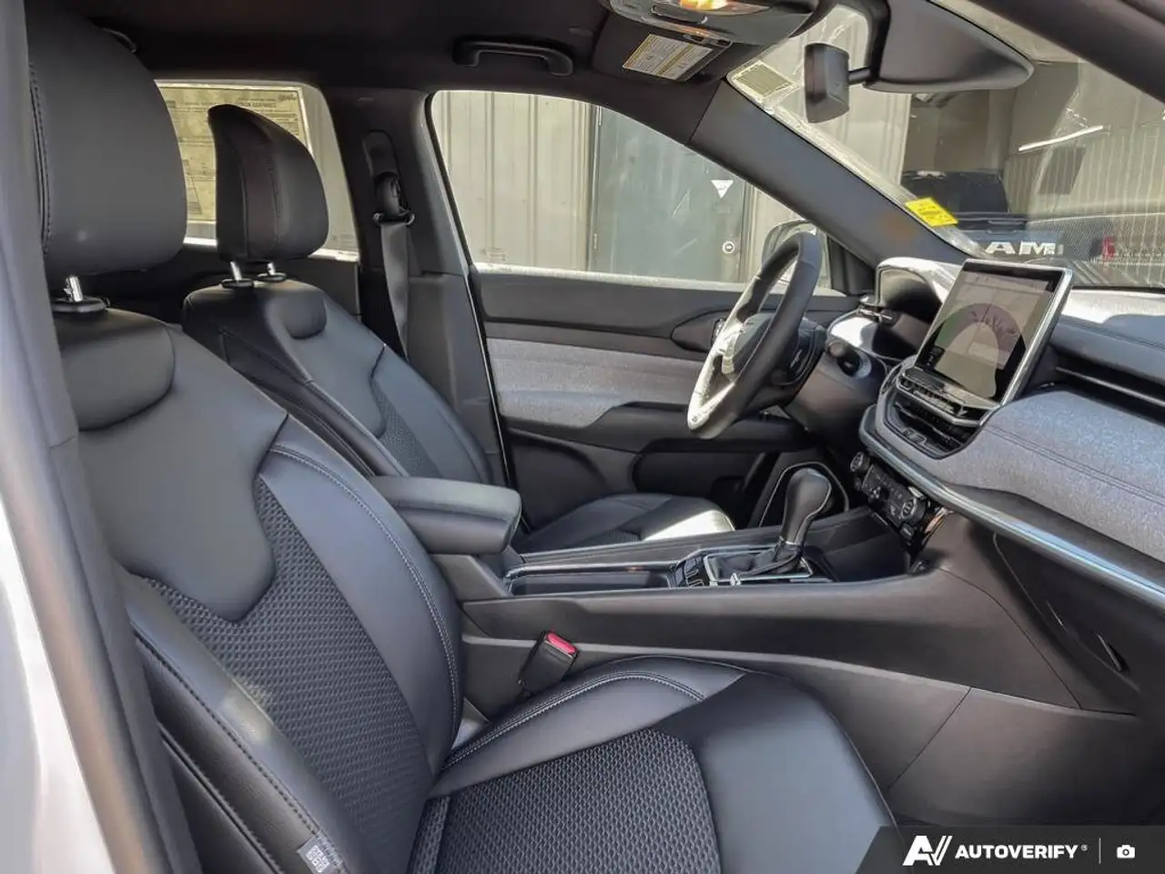 Jeep Compass photo Jeep Compass