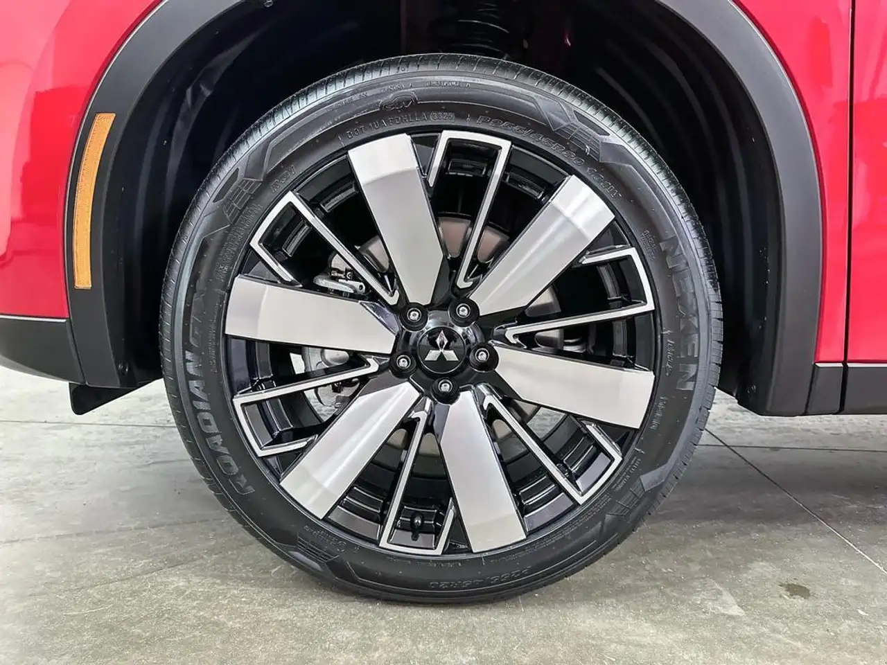 Mitsubishi Outlander снимка Mitsubishi Outlander