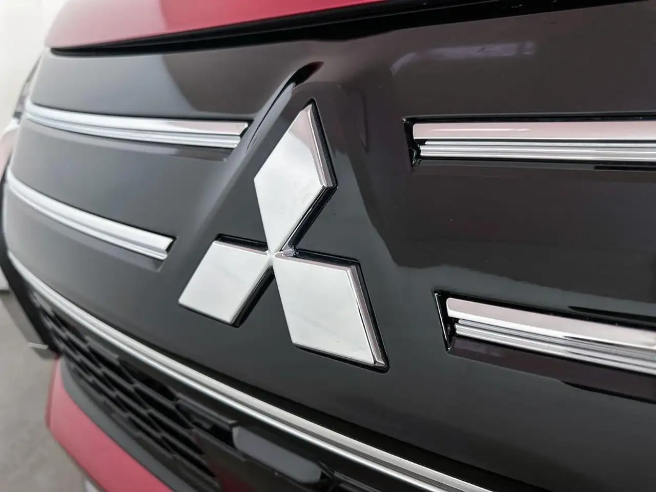 Mitsubishi Outlander снимка Mitsubishi Outlander