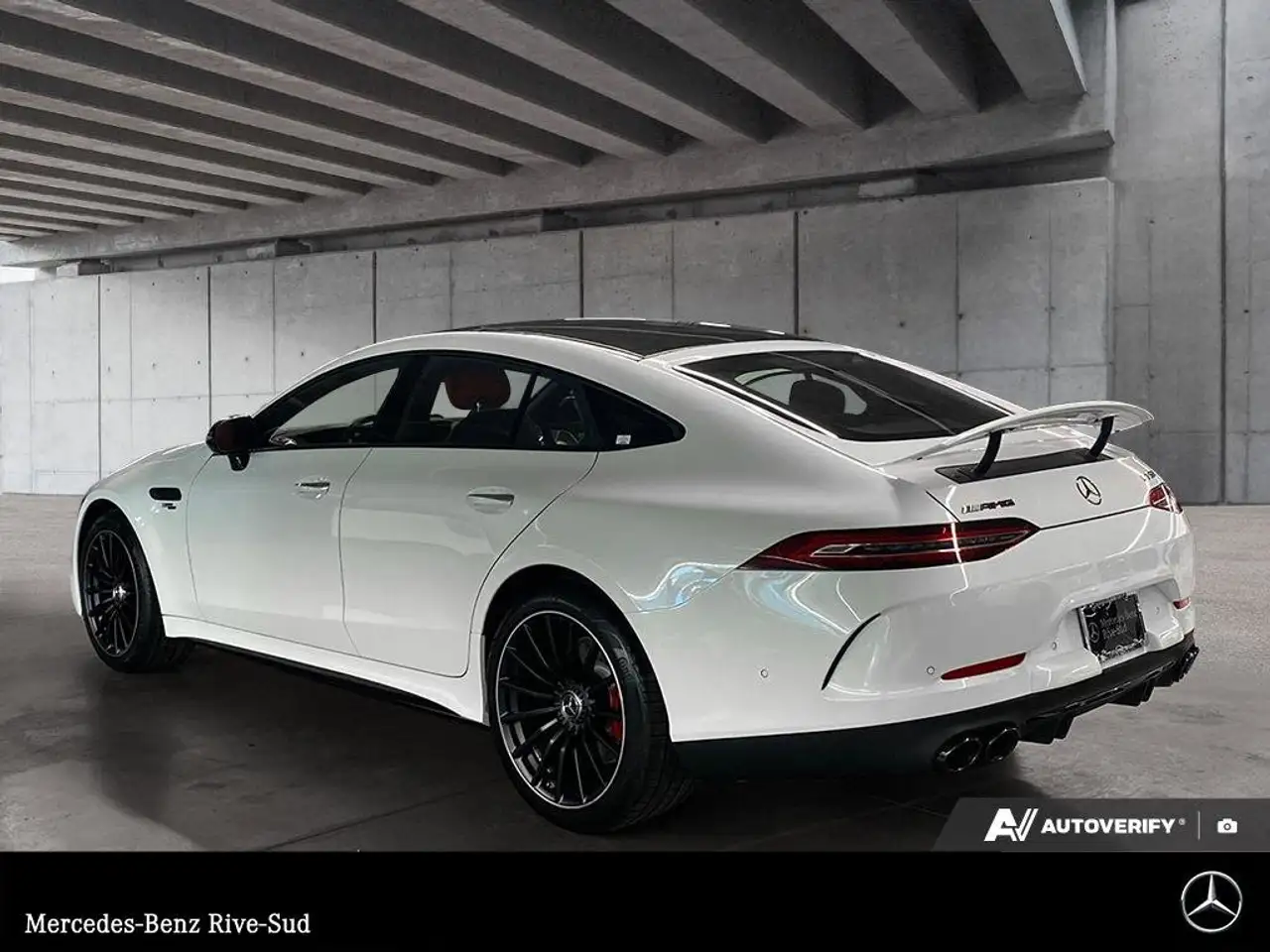 Mercedes-Benz AMG GT снимка Mercedes-Benz AMG GT