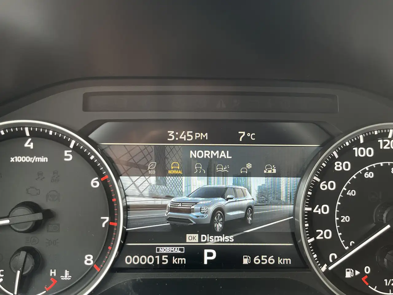 Mitsubishi Outlander снимка Mitsubishi Outlander