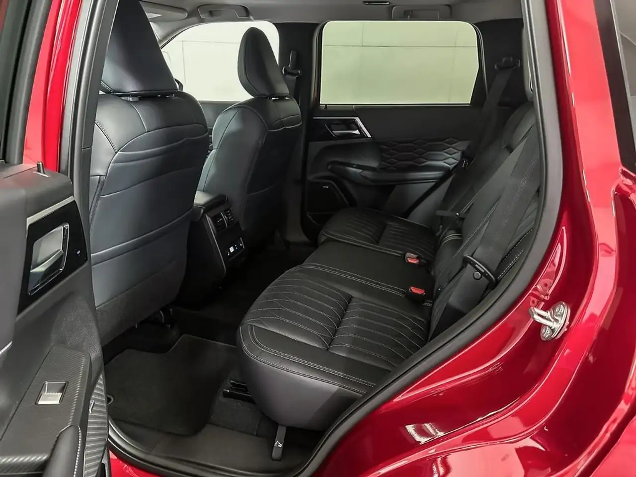 Mitsubishi Outlander снимка Mitsubishi Outlander
