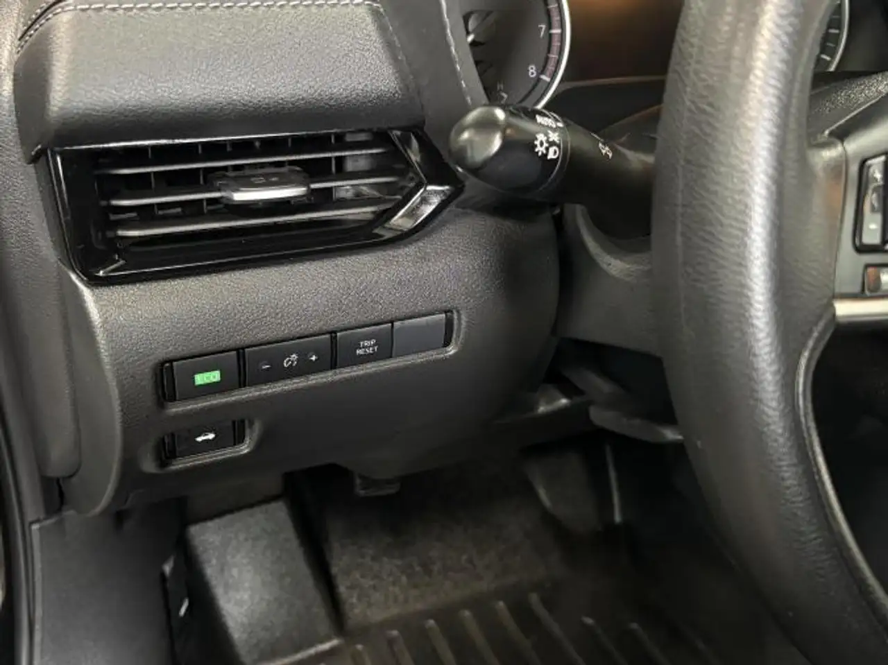 Nissan Sentra снимка Nissan Sentra