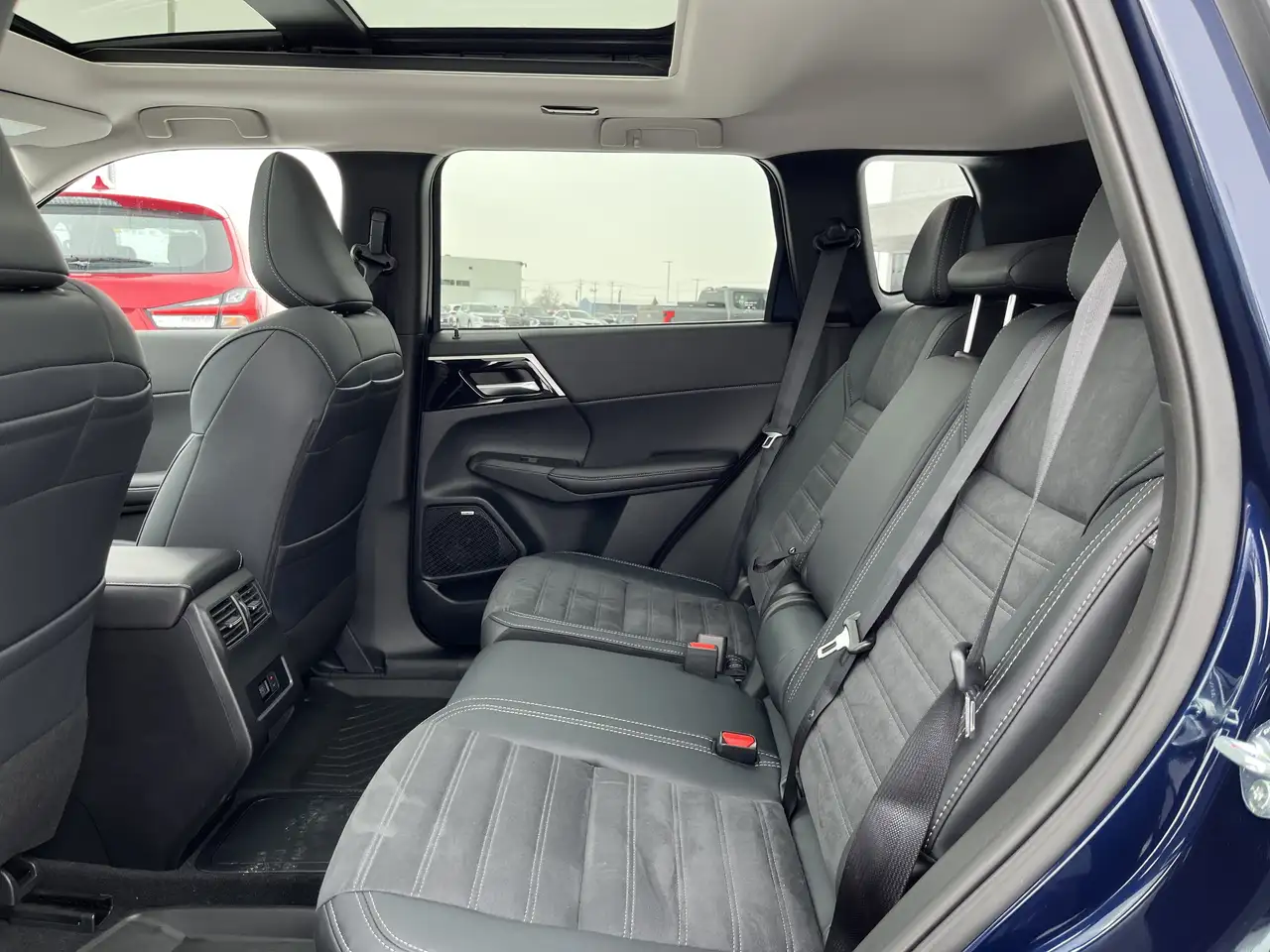 Mitsubishi Outlander снимка Mitsubishi Outlander