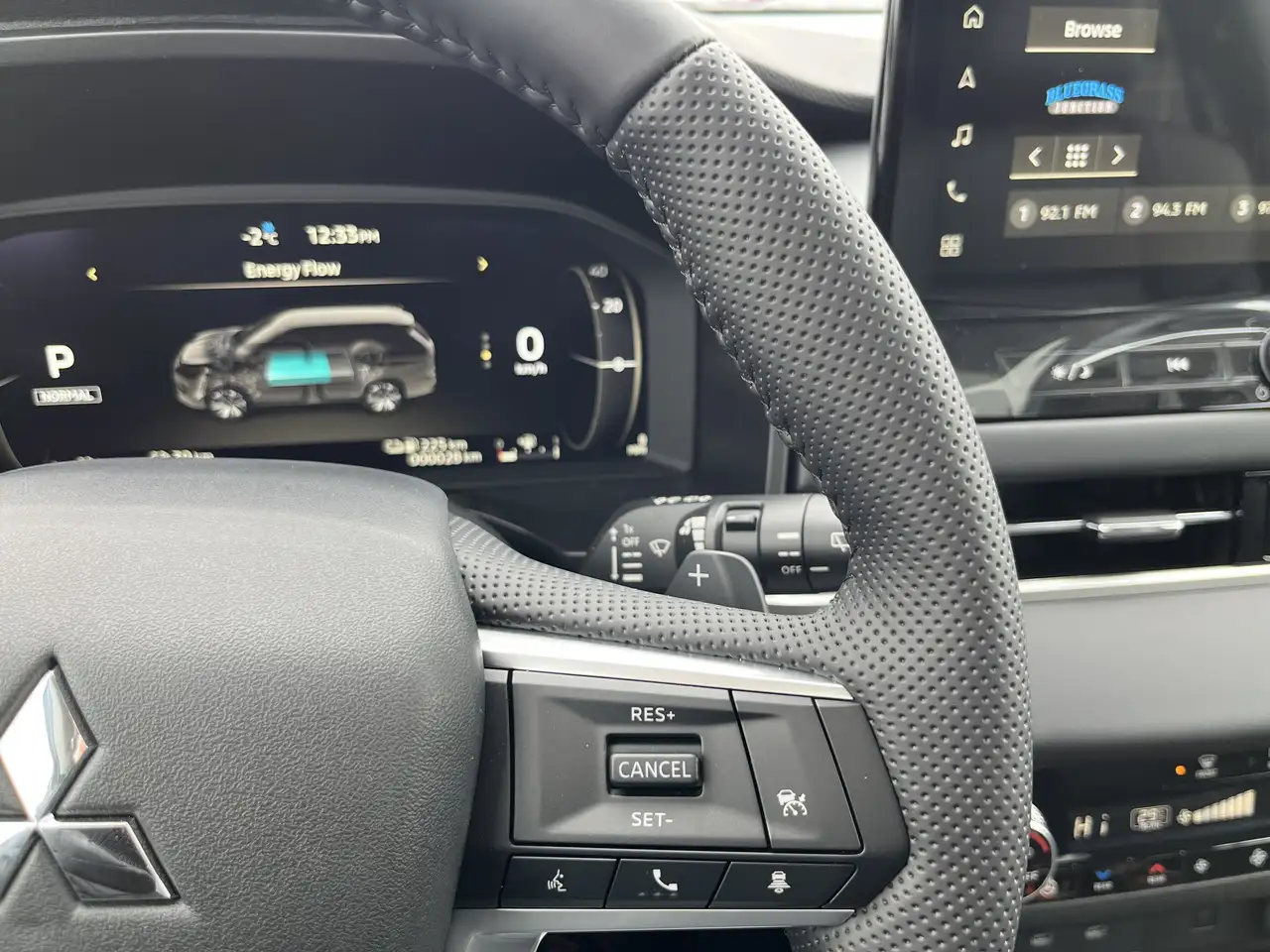Mitsubishi Outlander снимка Mitsubishi Outlander