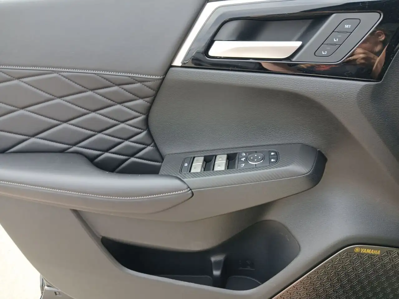 Mitsubishi Outlander photo Mitsubishi Outlander