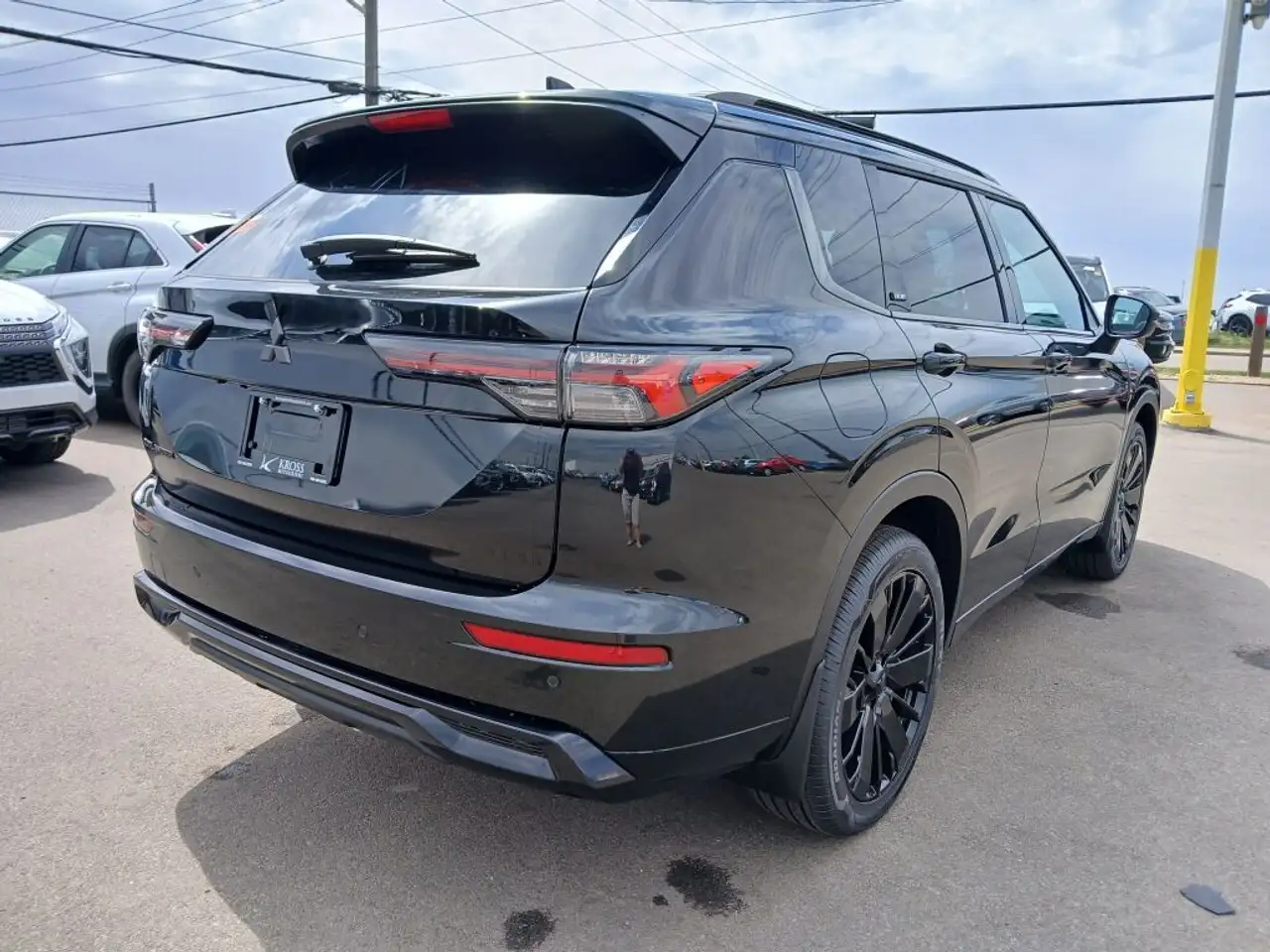 Mitsubishi Outlander photo Mitsubishi Outlander