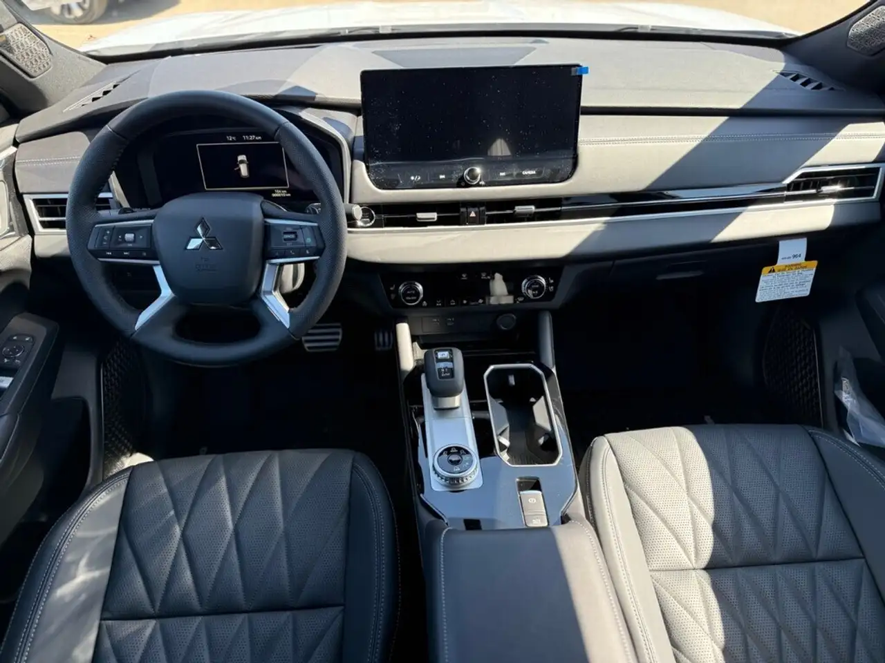 Mitsubishi Outlander photo Mitsubishi Outlander