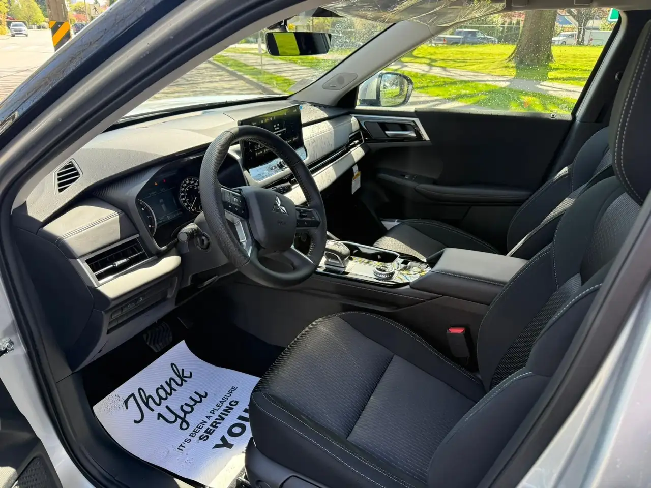 Mitsubishi Outlander снимка Mitsubishi Outlander