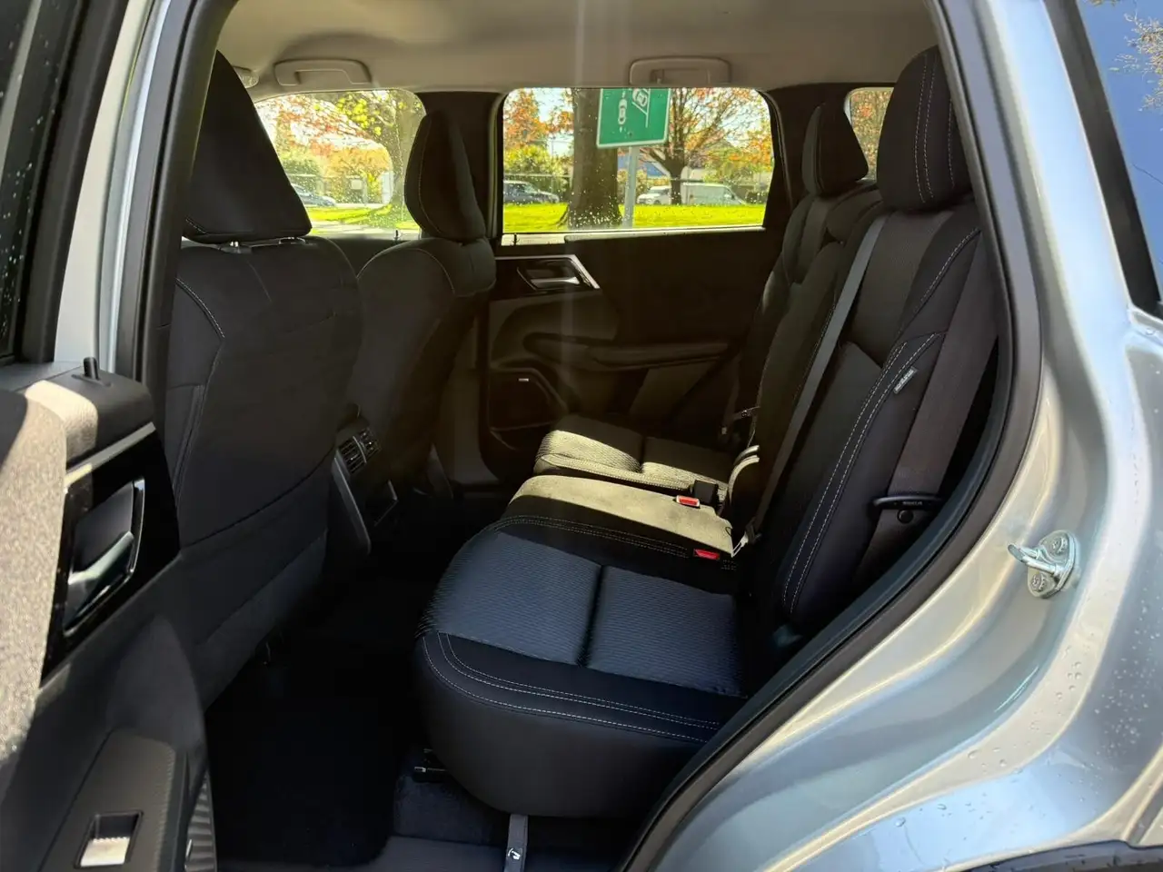 Mitsubishi Outlander снимка Mitsubishi Outlander
