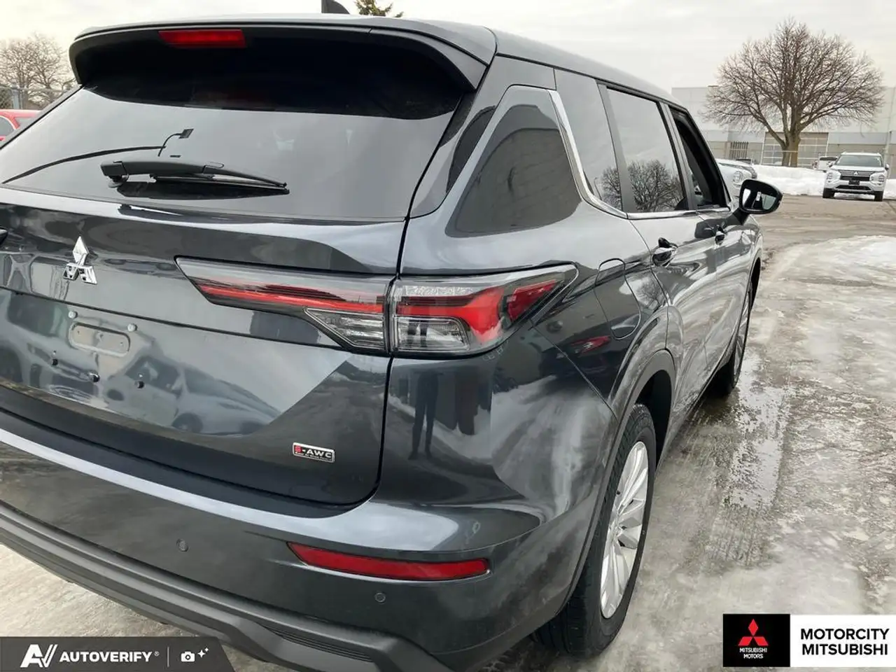 Mitsubishi Outlander fotografie Mitsubishi Outlander