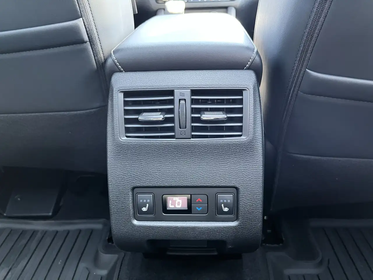 Mitsubishi Outlander fotografie Mitsubishi Outlander