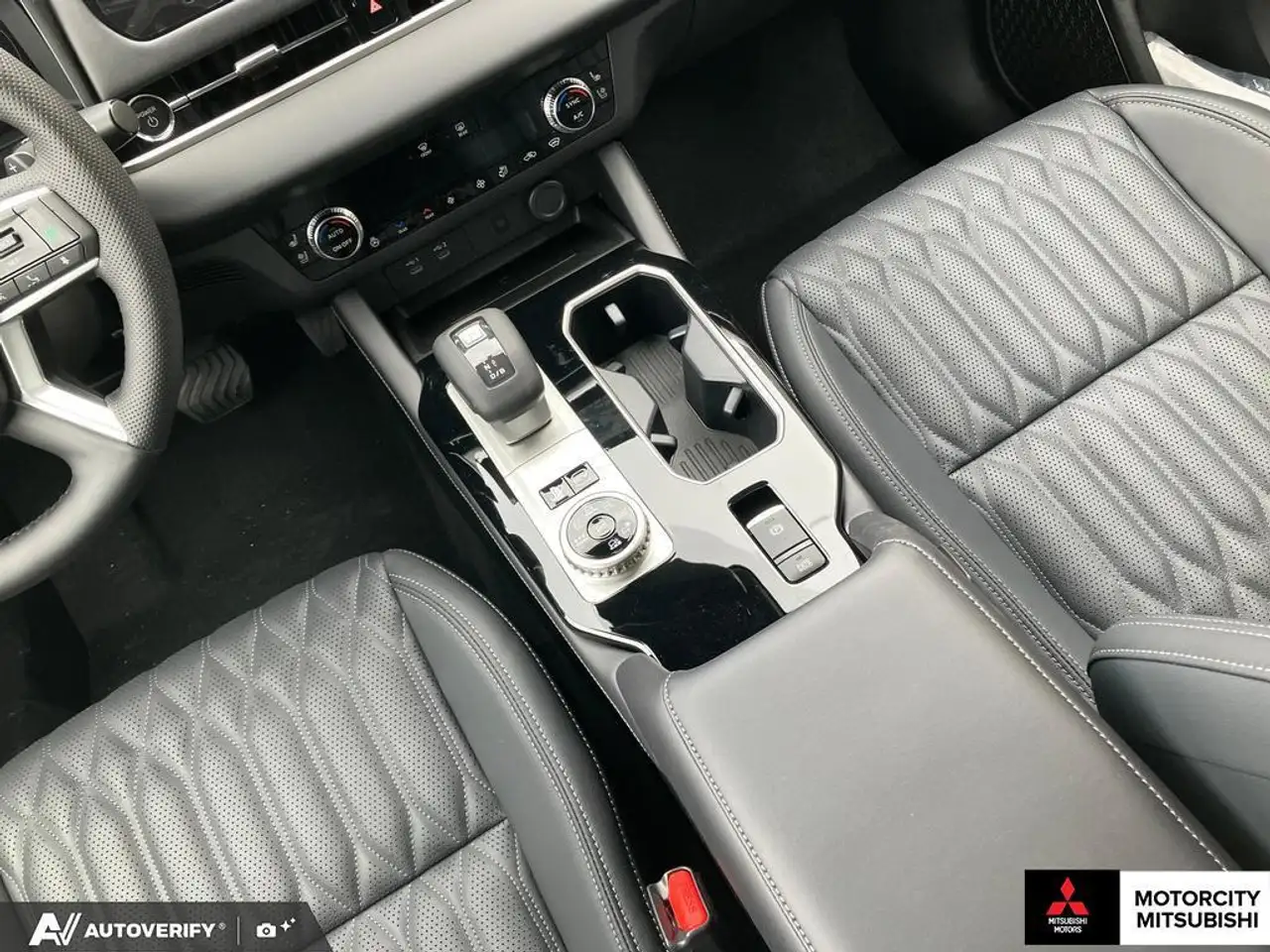 Mitsubishi Outlander fotografie Mitsubishi Outlander