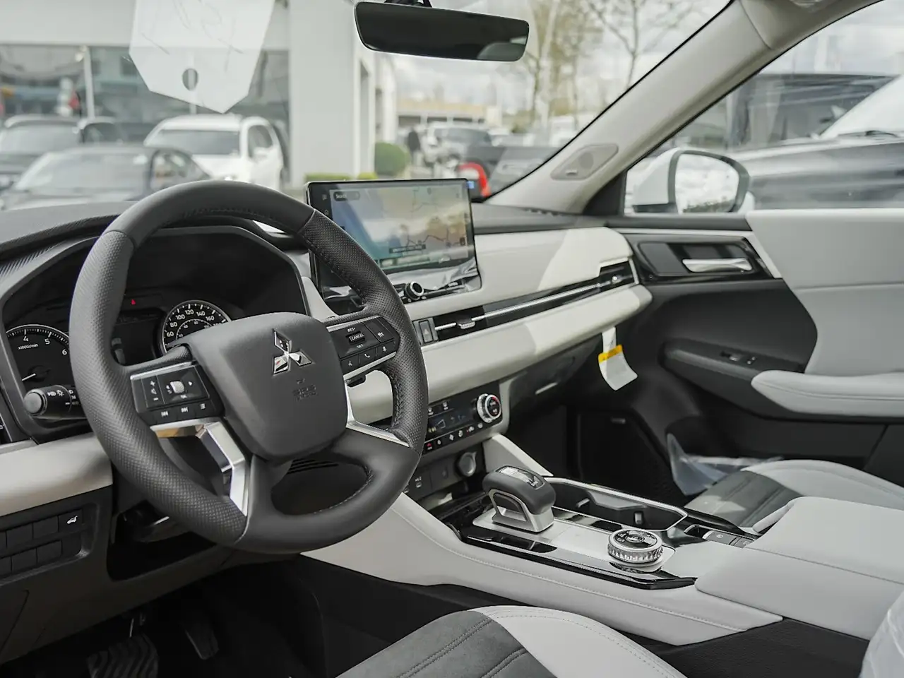 Mitsubishi Outlander photo Mitsubishi Outlander