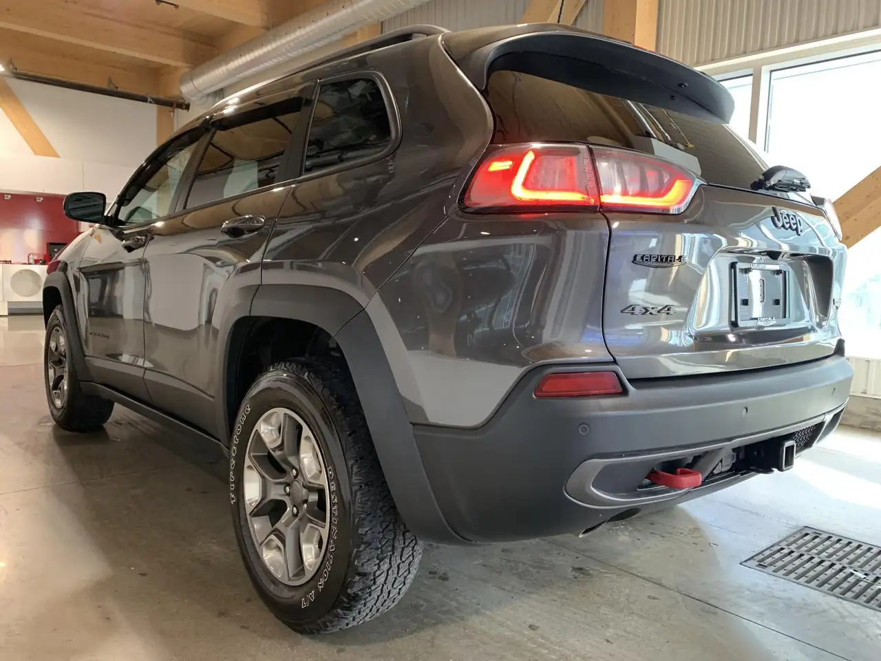 Jeep Cherokee снимка Jeep Cherokee
