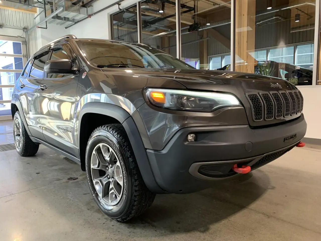 Jeep Cherokee снимка Jeep Cherokee